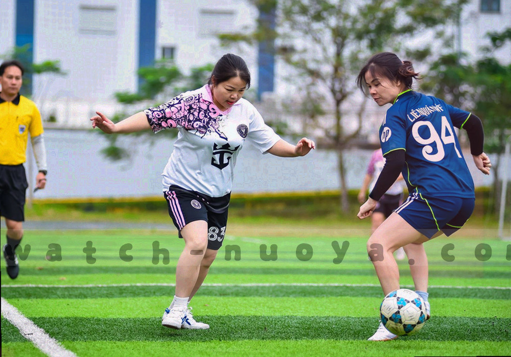 联赛、日期、球队三个筛选项形成菱形交叉过滤